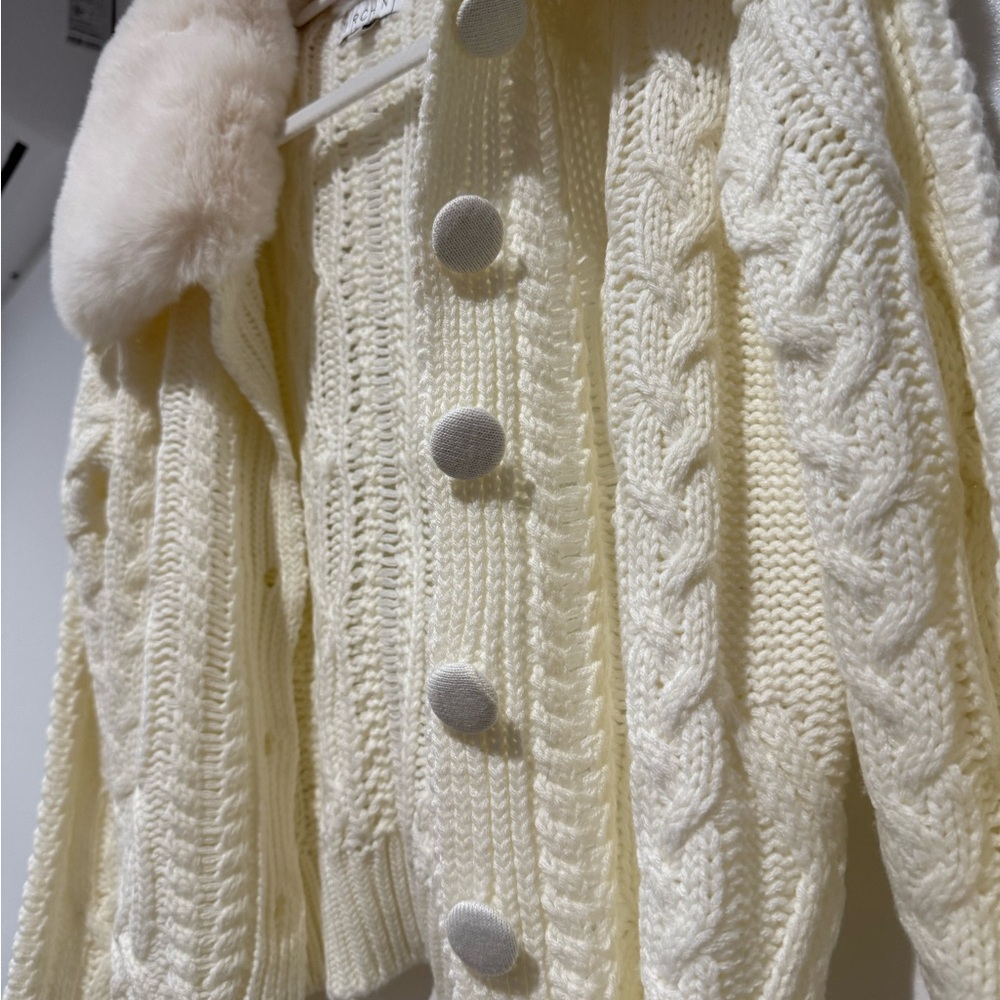 Chic Cream Cable Knit Cardigan